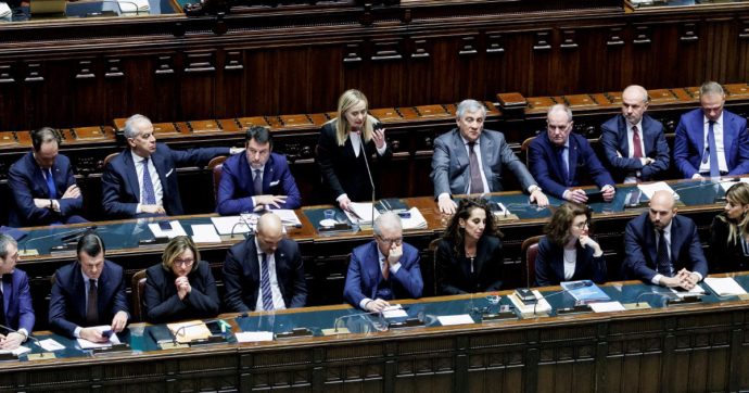 Manovra, Meloni agli alleati: “No spot”. E ritorna in piazza