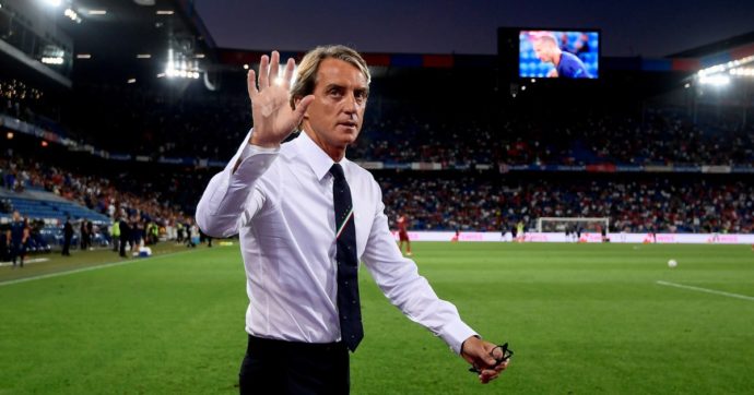 La barca azzurra affonda, Mancini scappa: un salvagente per Gravina