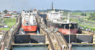 Copertina di Panama, canale “in secca”. Transito delle navi contingentato e danni al commercio. “Succederà sempre più spesso”