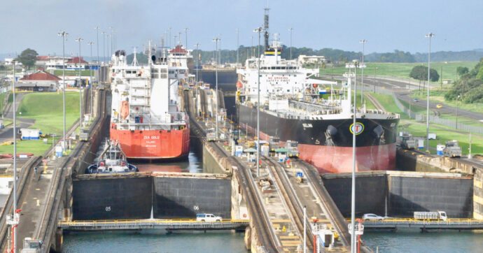 Panama, canale “in secca”. Transito delle navi contingentato e danni al commercio. “Succederà sempre più spesso”