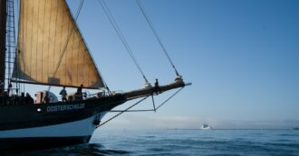 Copertina di Salpata la nave che seguirà la rotta percorsa da Darwin. L’obiettivo dei futuri leader ambientalisti è la “sopravvivenza della specie”