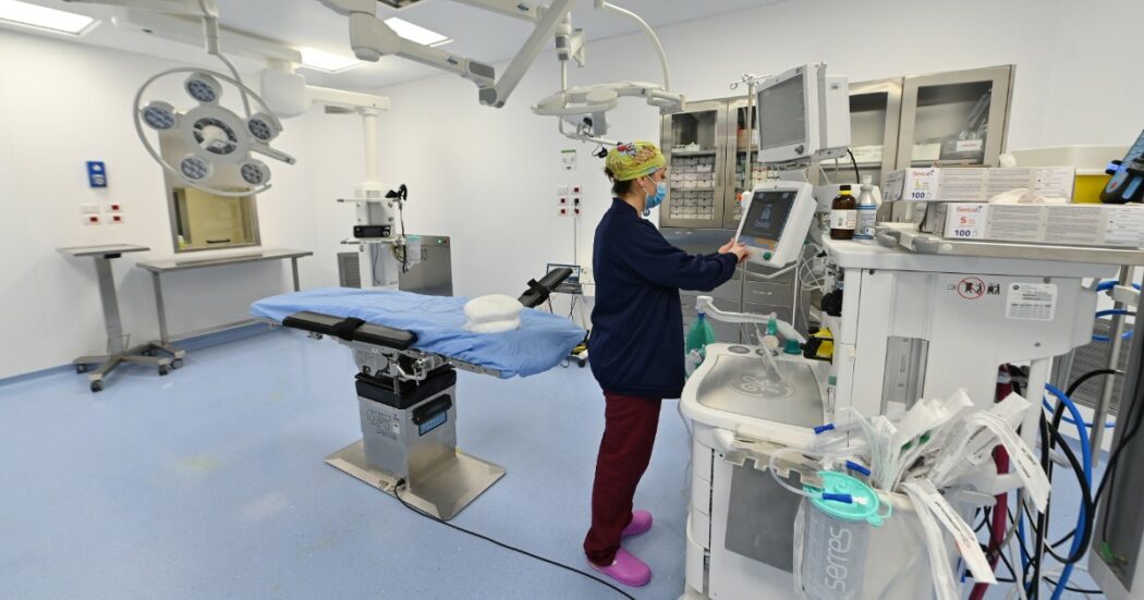 Verona, in ospedale arriva il nuovo sistema informatico e gli operatori sanitari protestano: “È lento e inadeguato, aumenta i rischi clinici”