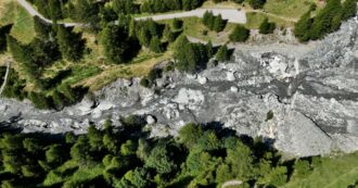Copertina di Bardonecchia, in volo con il drone lungo il rio Merdovine: il video mostra il percorso della colata di fango