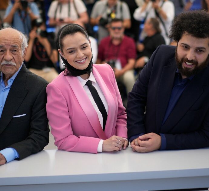 Saeed Roustaee, il regista iraniano condannato a sei mesi di carcere per aver proiettato il suo film al Festival di Cannes: la decisione del tribunale di Teheran