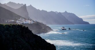 Copertina di Ragazzo italiano muore travolto da un’onda anomala a Tenerife mentre era in vacanza