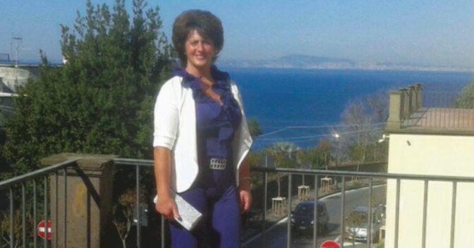 Uccisa a coltellate dall’ex denunciato tre settimane fa