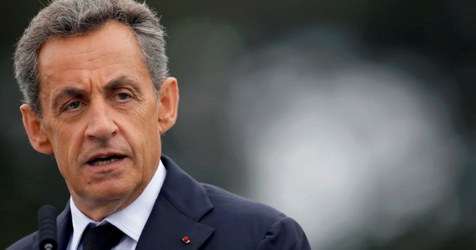 Riecco Sarkò: “Basta armi a Kiev”. Dalli al “putiniano”