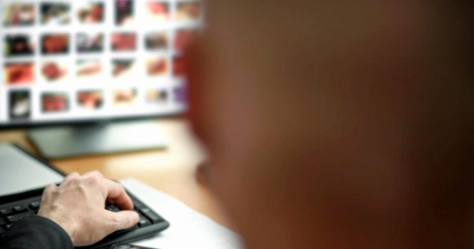 I preti di Colonia e i mille accessi a siti pornografici