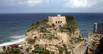 Copertina di Caro Renato, mi spiace tu sia dovuto partire: io sono felice di essere rimasto in Calabria
