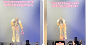 Copertina di Drake regala una Birkin rosa di Hermes durante il concerto: fan fortunata porta a casa la borsa da 30mila euro