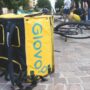 Copertina di Rider di Glovo muore dopo un incidente in scooter a Palermo: si era scontrato con una bici elettrica