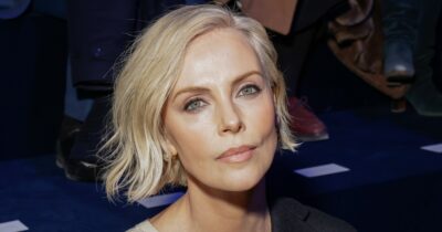 Copertina di “Di recente ho sco**** un 26enne ed è stato fantastico. Troppo spesso cerchiamo di compiacere l’uomo”: parla Charlize Theron