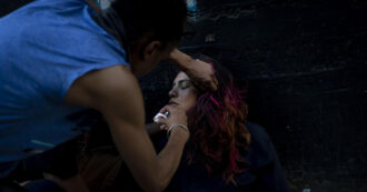 Copertina di Fentanyl, sale l’allerta in Italia: la “droga degli zombie” trovata in una dose di eroina a Perugia