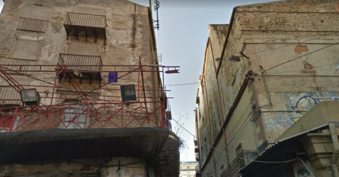 Stupro di gruppo a Palermo, si cercano i cellulari. Confermato il carcere per due giovani. In comunità un neo 18enne: ha confessato