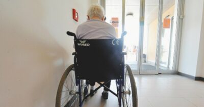 Copertina di Lo scontro sulle rette dei malati gravissimi in Rsa è sul tavolo della Conferenza Stato-Regioni