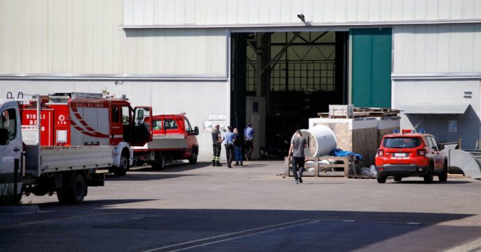 Ingegnere risucchiato da ventilatore gigante