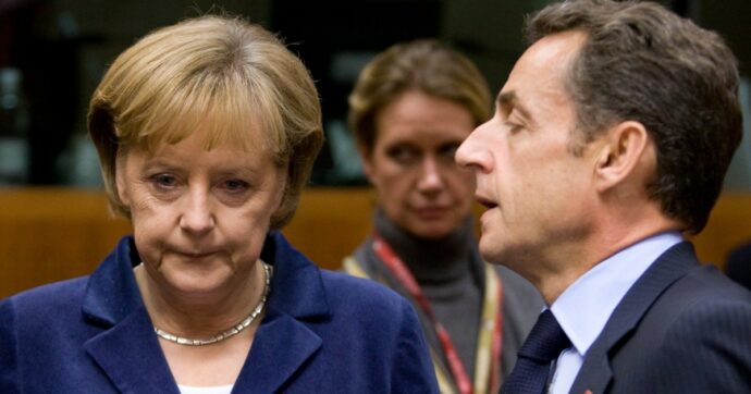 Le rivelazioni di Sarkozy: “Io e Merkel chiedemmo a Berlusconi di dimettersi, stava diventando la caricatura di se stesso”