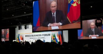 Copertina di Ucraina, la diretta – Per Biden il “conflitto non è in stallo”. Ma sui media i funzionari Usa criticano la strategia militare: “Truppe mal dislocate”