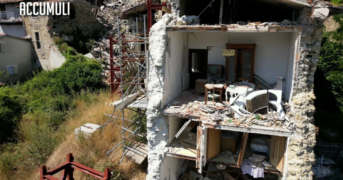 Sisma centro Italia, sette anni dopo ancora 30mila persone vivono in situazioni di emergenza. E ora si teme lo spopolamento: mancano oltre 20mila domande di contributo alla ricostruzione