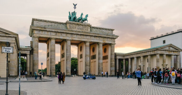 Brutti dati dal settore servizi della Germania. “La caduta dell’economia sarà peggiore delle previsioni, di almeno l’1%”