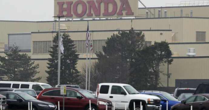 Usa, Honda ricicla le tute da lavoro usate per realizzare i pannelli fonoassorbenti delle auto