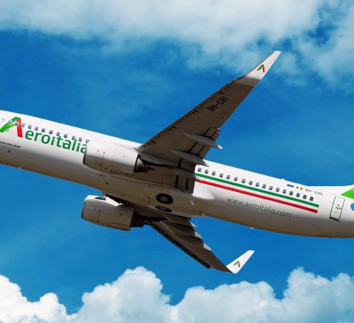 Volo Aeroitalia per Linate costretto a invertire la rotta subito dopo il decollo da Cagliari: “Anomalie tecniche”