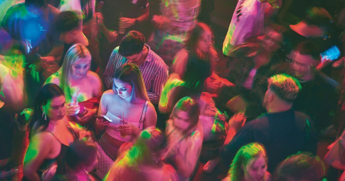 Roma, aggredite in discoteca con un oggetto appuntito: due ragazze di 21 e 23 anni dimesse con prognosi di 14 giorni