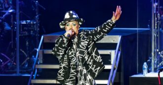 Copertina di “Ero odioso e sono stato in una nube chimica. Quando mi hanno chiesto di andare all’Eurovision per San Marino ho detto ‘Oh, ma è legale?'”: parla Boy George