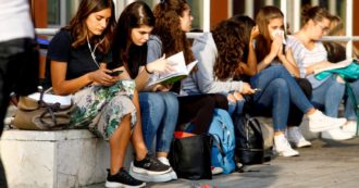 Copertina di Se poche donne scelgono le lauree Stem, non faremo passi avanti nella parità economica