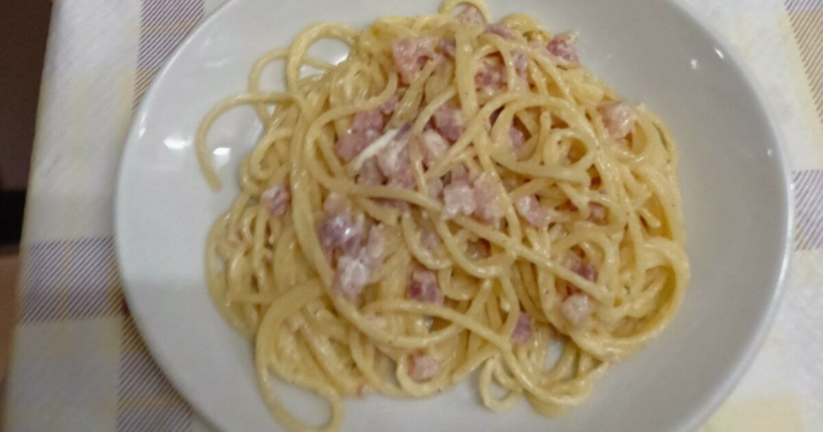 Viva la carbonara… Oppure no? Le ricette ‘un tanto al click’ fanno inorridire i puristi (e non solo). Ma forse un trucco per ‘salvare’ la ricetta c’è