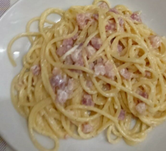 Viva la carbonara… Oppure no? Le ricette ‘un tanto al click’ fanno inorridire i puristi (e non solo). Ma forse un trucco per ‘salvare’ la ricetta c’è