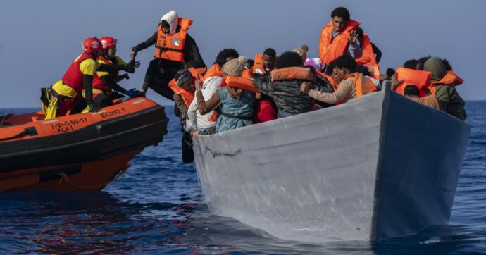 Tragedia a Lampedusa: migrante di 5 mesi annegato poco prima dello sbarco sull’isola