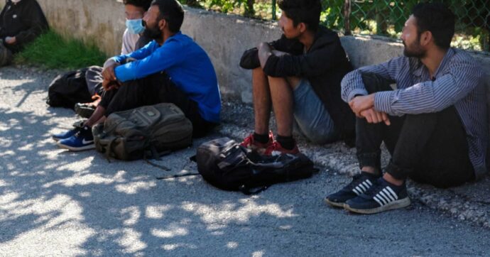 Migranti, nel Nord-Est l’agitazione dei sindaci di centrodestra. Dipiazza: “Trieste è come Lampedusa”. A Padova pronte le palestre