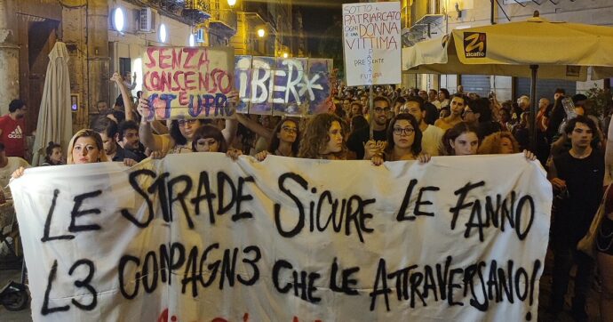 La marcia “rumorosa” dei ragazzi e delle ragazze di Palermo: “No alla cultura dello stupro”