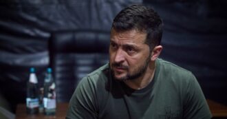 Copertina di Ucraina, la diretta | Kiev accusa il Papa di “propaganda imperialista russa”. Zelensky: “Per la Crimea è possibile una soluzione negoziata”