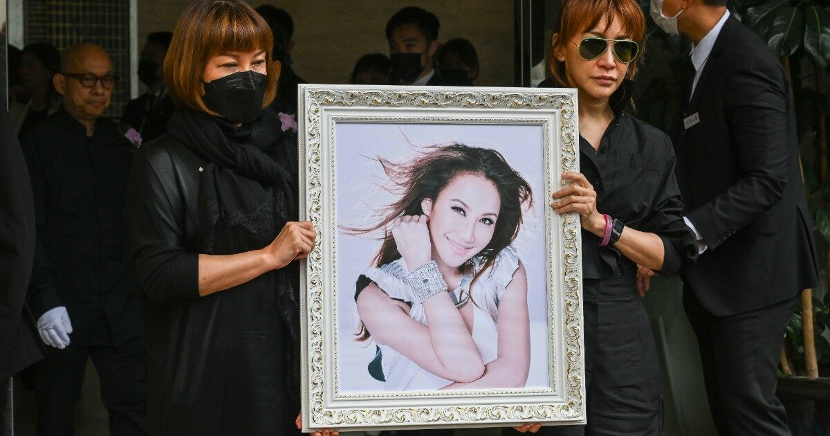 CoCo Lee, gli audio inediti prima del suicidio: “Umiliata, minacciata e bullizzata dalla produzione di ‘Sing! China’”. Sospesa la messa in onda