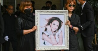 Copertina di CoCo Lee, gli audio inediti prima del suicidio: “Umiliata, minacciata e bullizzata dalla produzione di ‘Sing! China’”. Sospesa la messa in onda