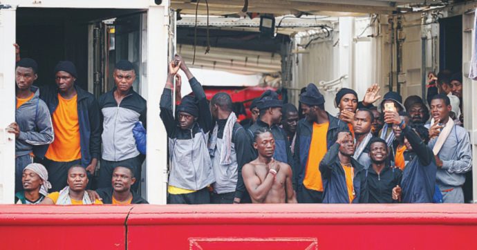 I migranti a Mantovano: Meloni si prende tutto