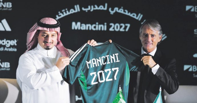 Roberto Mancini, l’addio all’Italia e il contratto in Arabia Saudita: “Su di me notizie false e manipolazioni”