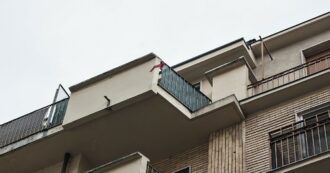 Copertina di Bimba caduta dal balcone a Torino, verso un provvedimento di tutela per lei e la madre