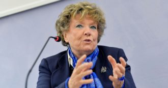 Copertina di Dacia Maraini: “Un Paese di lupi e pecore: che idea arcaica e offensiva”