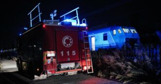 Copertina di Treno travolge un gruppo di operai al lavoro sulla Torino-Milano: 5 morti. L’incidente vicino alla stazione di Brandizzo