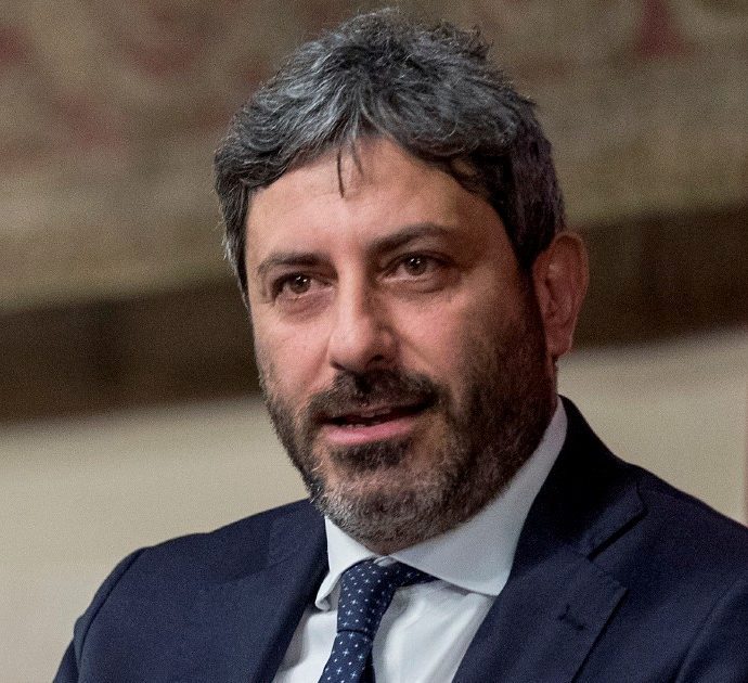 “È stata una grande galoppata. Sono molto contento e soddisfatto”: lo scherzo di Belen a Roberto Fico, lo fa chiamare dal finto Nicky Vendola