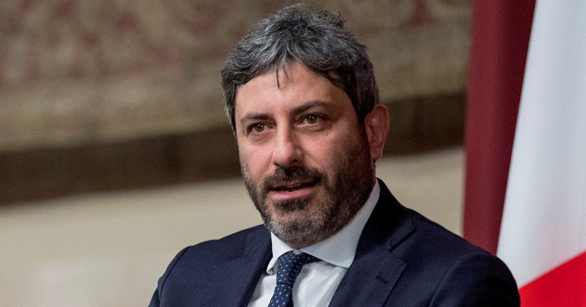 “È stata una grande galoppata. Sono molto contento e soddisfatto”: lo scherzo di Belen a Roberto Fico, lo fa chiamare dal finto Nicky Vendola