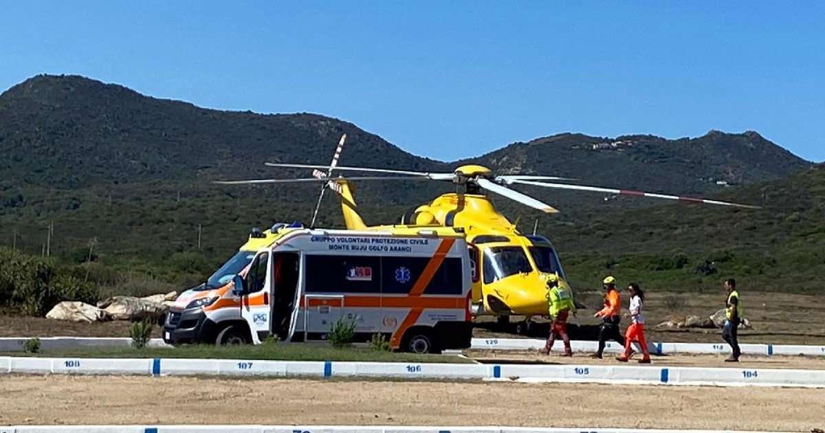 tir travolge un camper in panne con a bordo una famiglia a perugia muore una bambina di otto anni gravi le condizioni del padre
