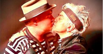 Copertina di Morgan rompe il silenzio: “Io omofobo?”. E replica alle accuse pubblicando la foto del bacio con Pete Doherty