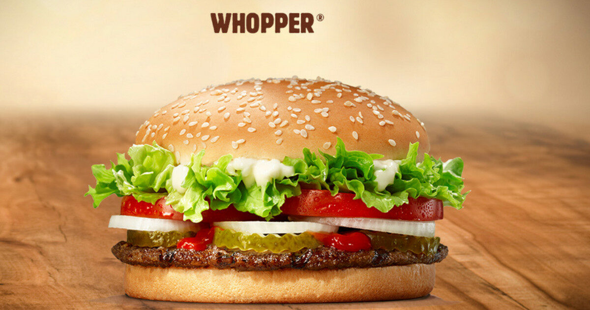 Clienti “delusi” contro Burger King: il panino Whopper delle foto non è quello che viene servito