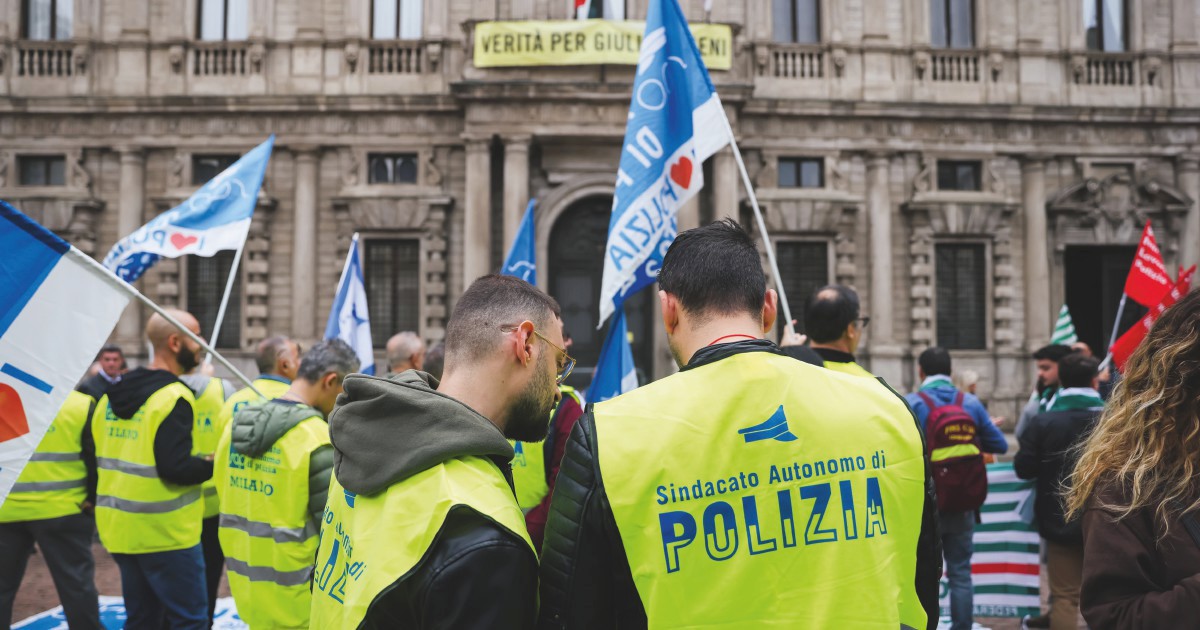 “Traditi gli impegni sulla sicurezza”: i sindacati militari e di polizia contro il governo per l’assenza di fondi in manovra “Traditi gli impegni sulla sicurezza”: i sindacati militari e di polizia contro il governo per l’assenza di fondi in manovra