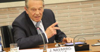Copertina di Navarro-Valls rivoluzionò la comunicazione pontificia. Oggi non sembra per nulla rimpianta