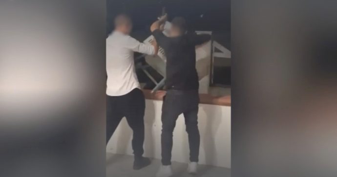 Capra uccisa a calci, identificati 12 ragazzi